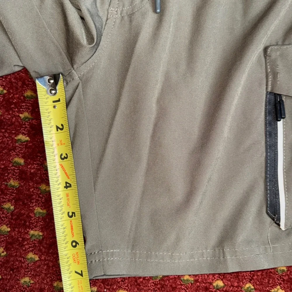 LEG3ND Discovery Cargo Shorts Mens Small Tan Excellent Elastic Waist Utility